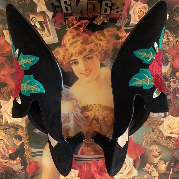 HEAVENLYSOLES Kitten Heel Embroidered Mules - Picture 11 of 12